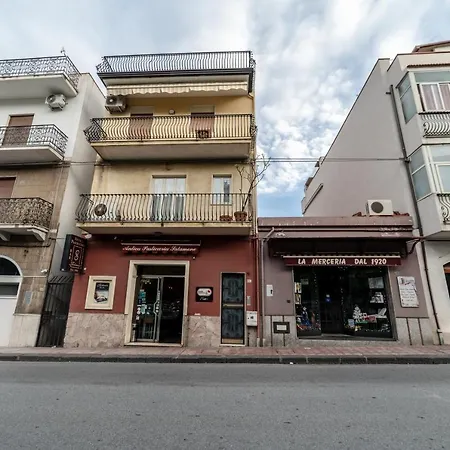 Naxos Comfy Apt - 250 M Far From The Beach Giardini Naxos